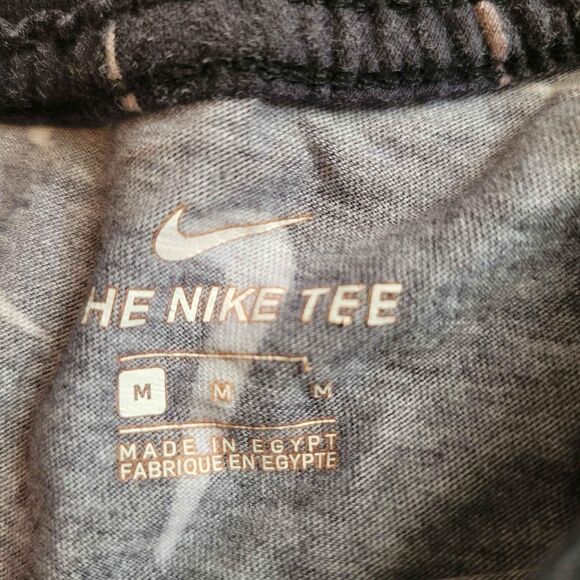 Girl's Youth Size Medium Cropped Nike Tee - Picture 4 of 4